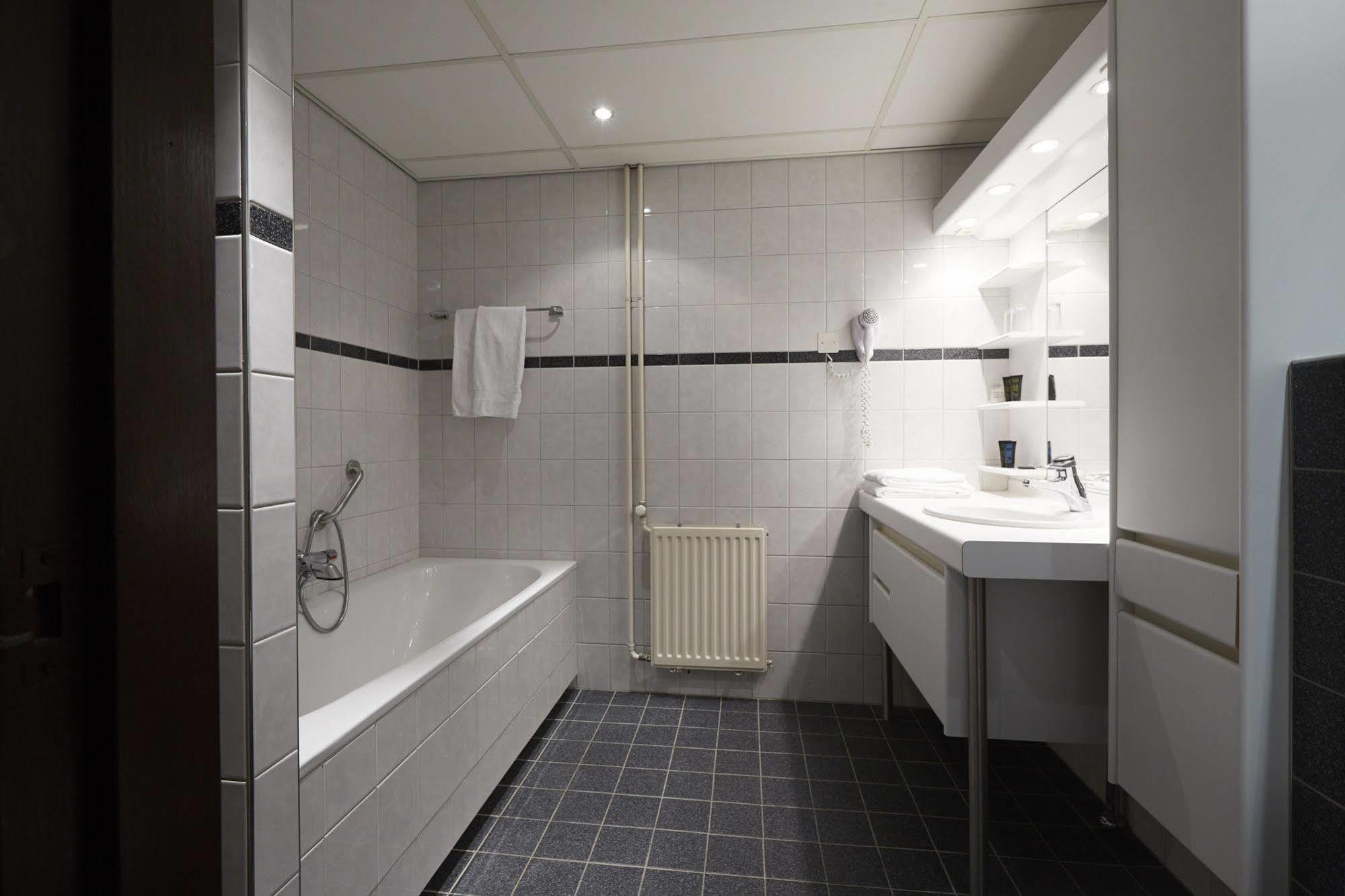 Hotel Zwartewater Звартслёйс Экстерьер фото